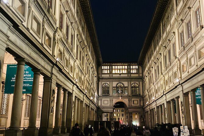 Uffizi Gallery Tickets: Step into the Heart of Renaissance Art - Where You Meet: The Statue of Leonardo da Vinci Setup