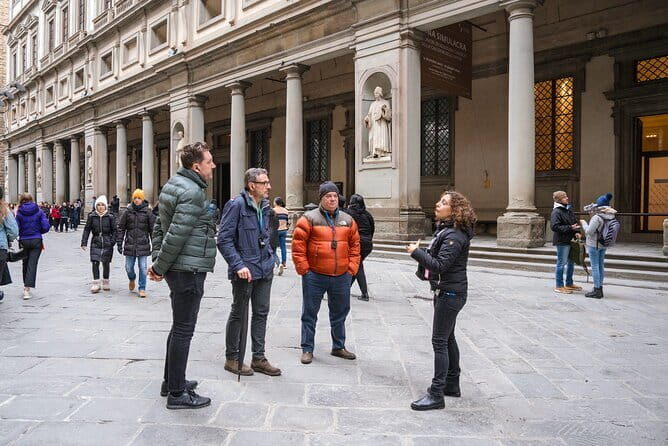 Uffizi Gallery Tour with Botticelli & Michelangelo - How the radio headset changes everything in crowded rooms