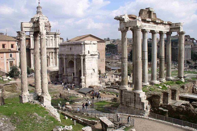 Unforgettable Private Tour: Rome’s Top Sights & Colosseum - Why This Private Colosseum Tour Feels Efficient