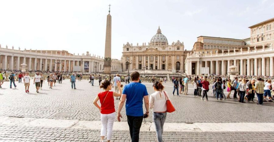 Vatican City: Skip-the-Line Vatican Museums & Sistine Chapel - Vatican Museums Highlights: Raphael Rooms and the 1,200-Room Problem