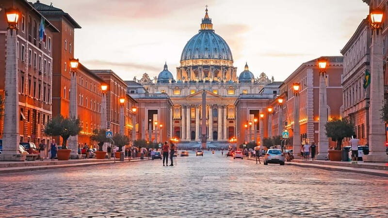 Vatican City: Vatican Museum and Sistine Chapel Guided Tours - Your Start Point: Spiral Staircase, Then the Vatican’s Big Story