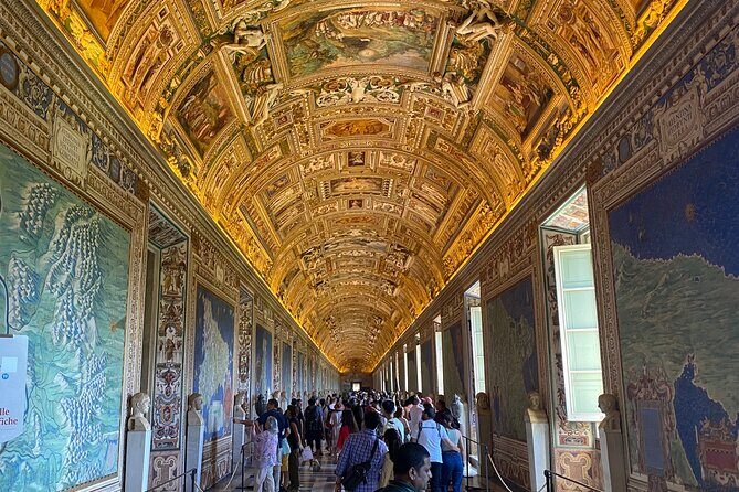 Vatican Early Tour: Museums & Sistine Chapel Guided Tour - Vatican Museums stop: Tapestries and Maps you can actually picture