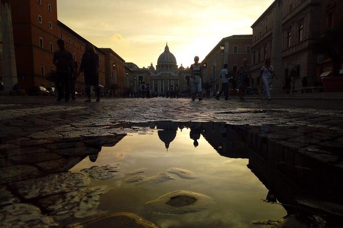 Vatican Family Tour (vip entrance) Story Telling guides - VIP Entrance Means You Start With Momentum