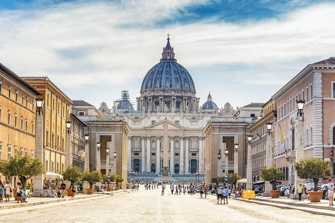 Vatican Museum and Sistine Chapel Guided Tour | Group Tour - Vatican City intro: the guide makes the art make sense