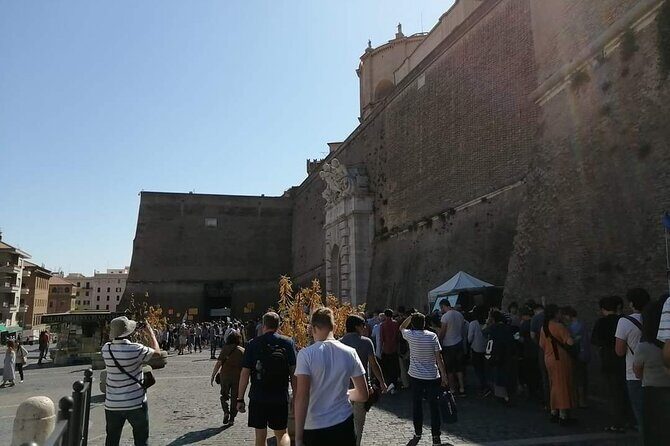 Vatican Museum ~ Sistine chapel Guided Tour Without Queue - Sistine Chapel first: early entry and the “historical entrance” feel
