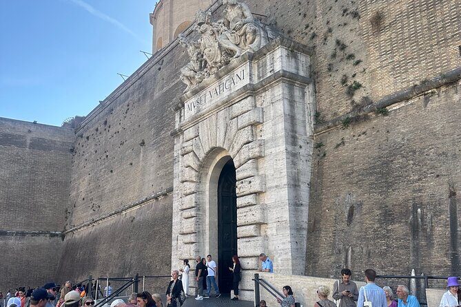 Vatican Museum ~ Sistine chapel Guided Tour Without Queue - Who should book this Vatican Museums and Sistine Chapel tour
