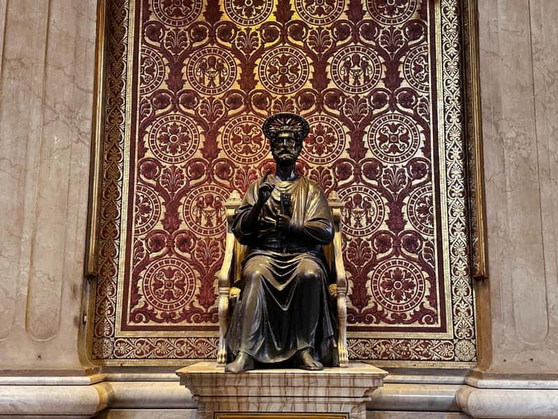 Vatican Museums Sistine Chapel & Saint Peter Basilica tour - What the guide adds (and why the small-group feel matters)
