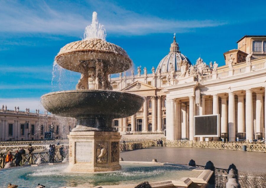 Vatican: Papal Audience and St. Peter's Basilica Guided Tour - Finding the meeting point and surviving Vatican security