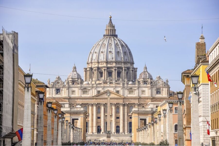 Vatican & Sistine Chapel Skip-the-Ticket-Line Tour for Kids - Meet at the Raphael and Michelangelo Door