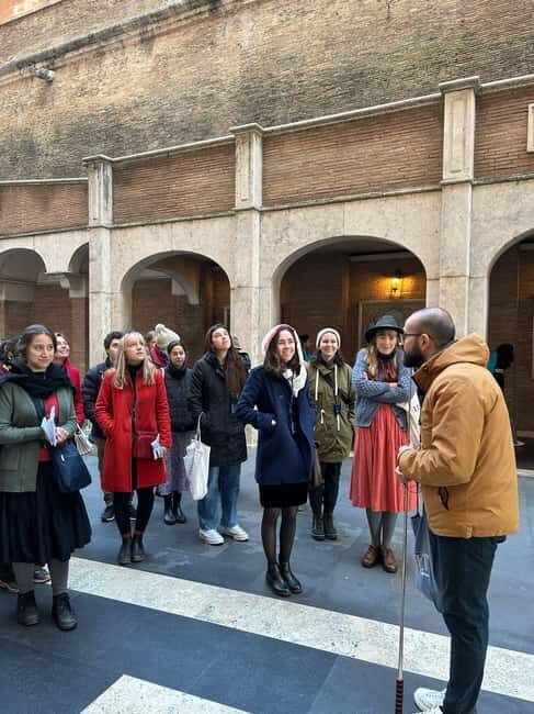Vatican: St. Peter’s Basilica & Papal Tombs Tour - Meeting point: where to find the group near Pausa Restaurant