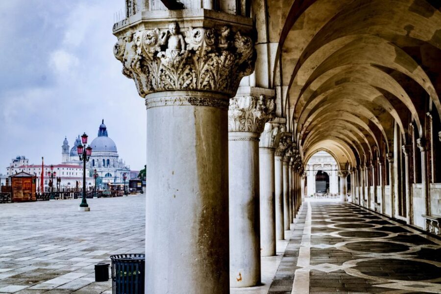 Venice: 1-Hour The Doge's Palace Tour - Tintoretto’s giant oil painting and other Renaissance highlights