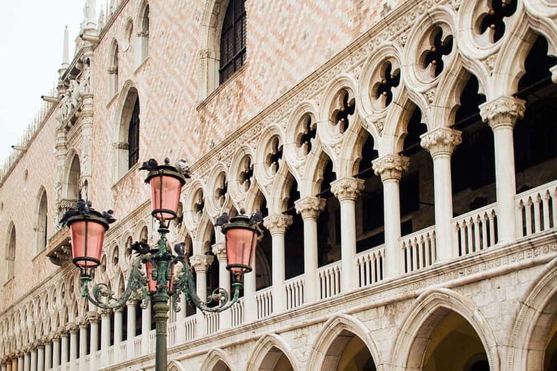 Venice: Doges Palace, Prison, and Secret Passageways Tour - The Bridge of Sighs to the New Prisons: Closing the Loop