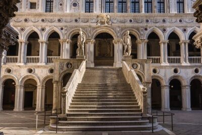 Venice’s Best: Basilica, Doge’s Palace, Gondola & History Gallery