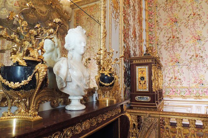 Versailles and Louvre Museum Access and Tour - La Galerie des Glaces and What Your Guide Helps You Catch