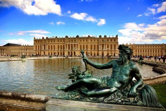 Versailles Château and Gardens Walking Tour from Paris by Train - Navigating the Palace with timed entry: self-paced, but structured