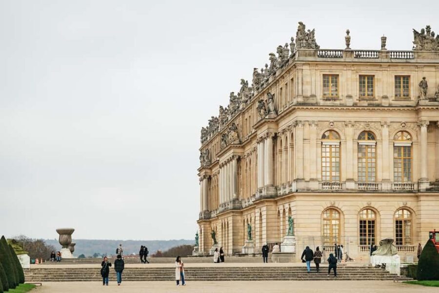 Versailles: Entry ticket & Private Apartments VIP Tour - What about the palace theatre and the chapel?