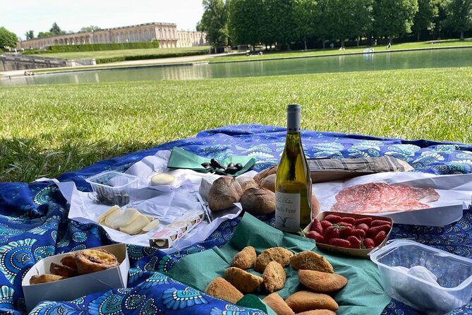 Versailles Full-Day Electric Bike Tour : Market, Picnic & Palace - Petit Trianon and Marie-Antoinette’s Hamlet: the story shifts gears