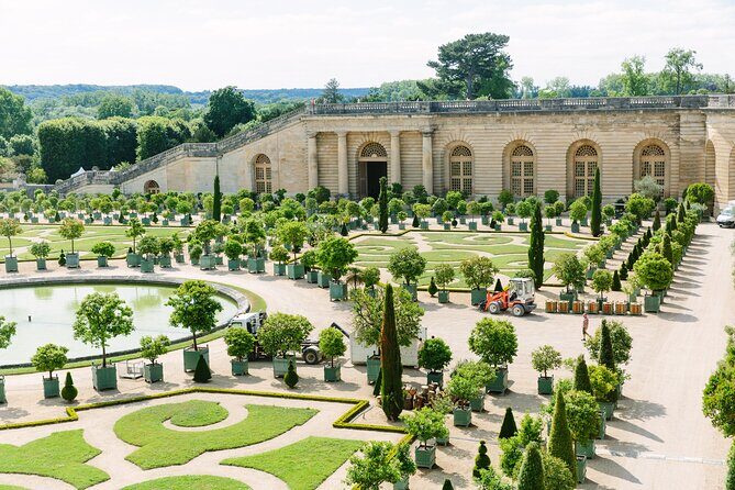 Versailles Half Day eBike - Stop 1: Getting Your Bike in Versailles