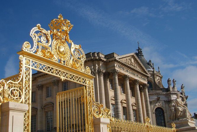 Versailles Palace and Gardens Half Day Guided Tour from Paris - Quick stop at Place d’Armes: the Louis XIV statue moment