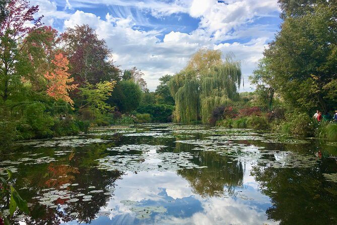 Versailles Palace and Giverny Private Guided Tour from Paris - Paris pickup and a luxury van with free Wi‑Fi