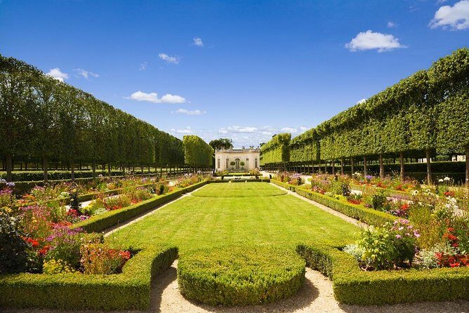 Versailles Palace and Park Private Guided Day Tour from Paris - From Paris To Versailles: The Day Starts With Hotel Pickup