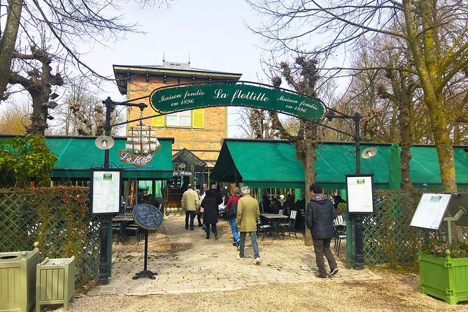 Versailles Palace Best of Estate Private Day Tour with Lunch & Queen's Hamlet - Price and logistics: what you’re paying for, and what to double-check