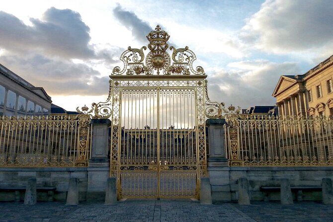 Versailles Palace Full Day or Half Day Tour with Local Guide - Versailles works best when you understand the court