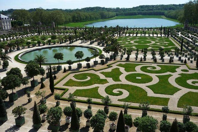 Versailles Palace Guided Day Tour and Trianon from Paris - Fountain Show Dates: The Music-and-Water Program (When It’s Included)