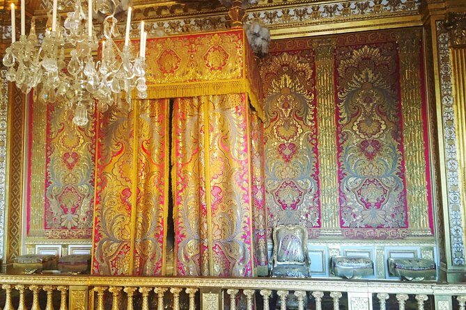 Versailles Palace Private Tailored Guided Tour With Hotel Pickup - Hall of Mirrors: the 15-minute meaning-maker