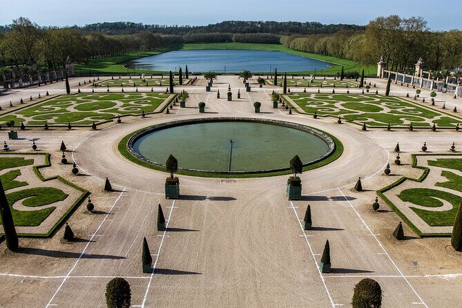 Versailles Palace Private Tour from Paris/skip-the-line ticket - Group discounts, mobile tickets, and why logistics can make or break the day