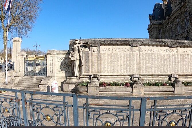 Versailles: Path of the Heroes on original electrics 2 wheels - Place d’Armes: A Mind Trick Before You See the Chateau Area