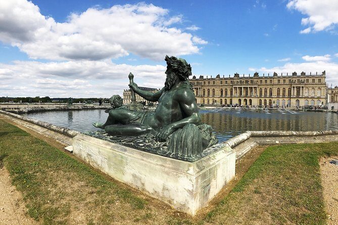 Versailles Private Half Day Guided Tour with Access from Paris - Hall of Mirrors: 15 minutes that actually counts