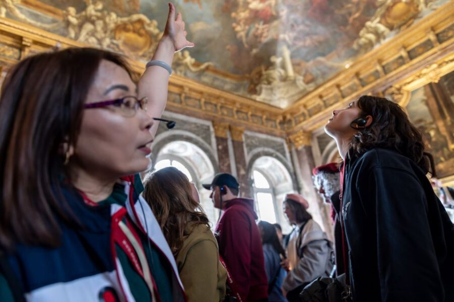 Versailles: Private Tour of the Palace with Reserved Entry - The Guides: Names I Noticed in Real Experiences