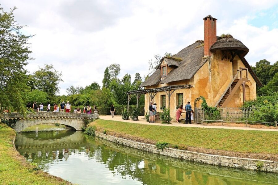 Versailles: Skip-the-Line Guided Palace Tour and Full Access - Gardens time after the palace: when they’re free and what changes