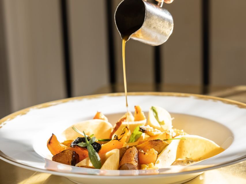 Versailles: Skip-the-Line Palace Entry Ticket & Lunch at Ore - 3 courses, Crémant, wine, coffee: what your lunch experience really includes