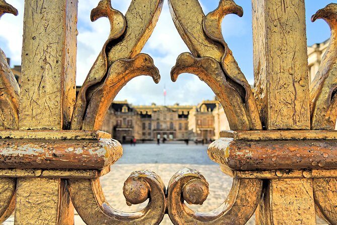 Versailles Small Group Guided Tour with Tranportation from Paris - Meet Near the Eiffel Tower, Then Ride in Comfort