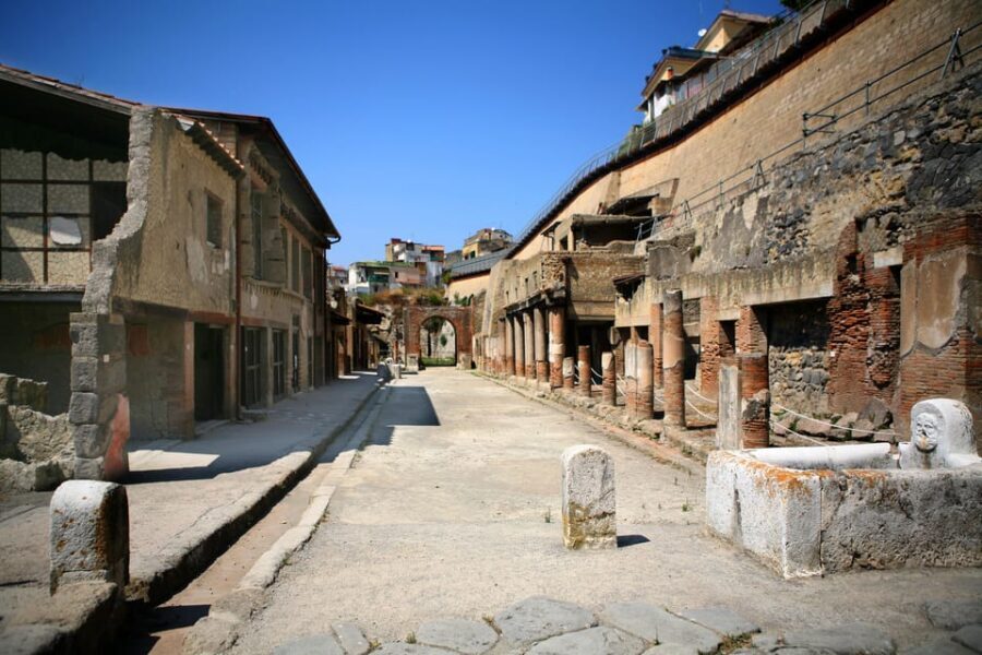 Vesuvius and Herculaneum - The Ride to Ercolano: From Volcano Energy to Archaeology Mode