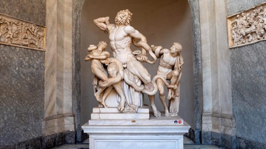 VIP Vatican in a Day Tour: Art and History as Never Before - Raphael Rooms and the Sistine Chapel: how to make the Renaissance land