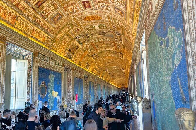 VIP Vatican Tour: Skip-the-Line Museums & Sistine Chapel - Sistine Chapel: what you should look for in your 20 minutes
