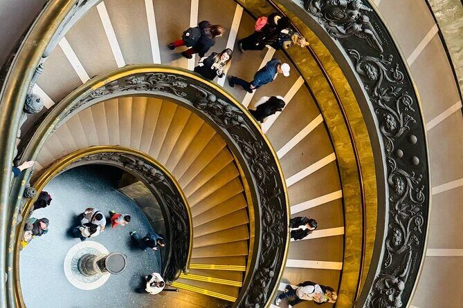 VIP Vatican Tour: Skip-the-Line Museums & Sistine Chapel - Meeting point and the rhythm of a 2.5-hour visit