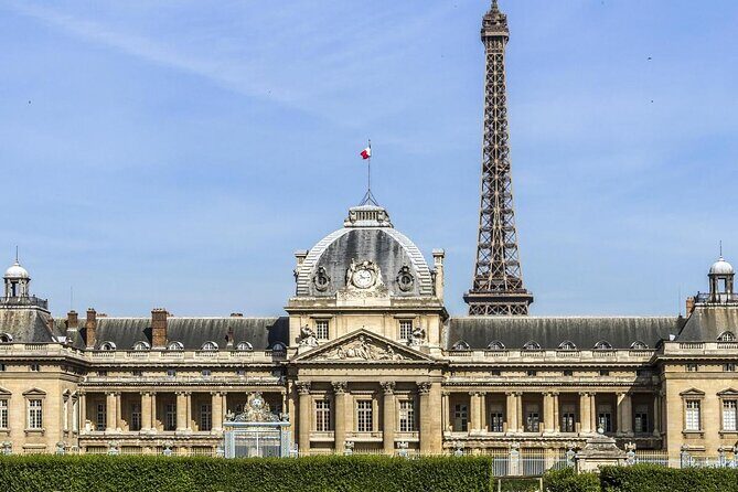 Virtual Reality Guided Tour at the Eiffel Tower - Why this VR Eiffel Tower tour works better than a quick photo stop