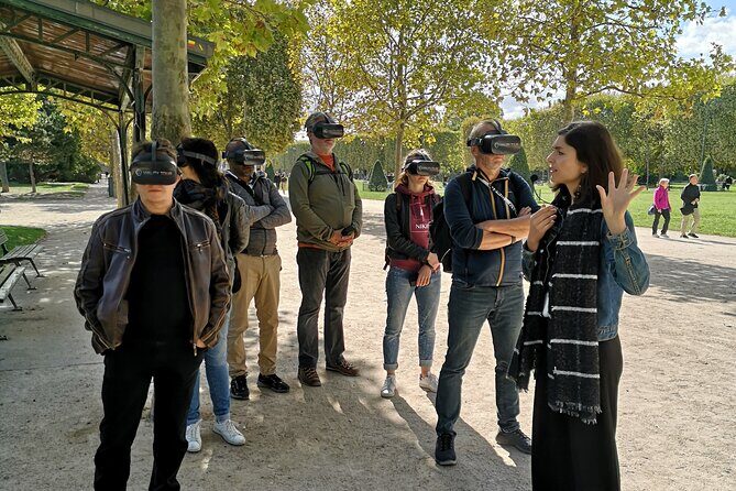 Virtual Reality Guided Tour at the Eiffel Tower - Meeting point to Eiffel Tower foot: route and timing you can plan around