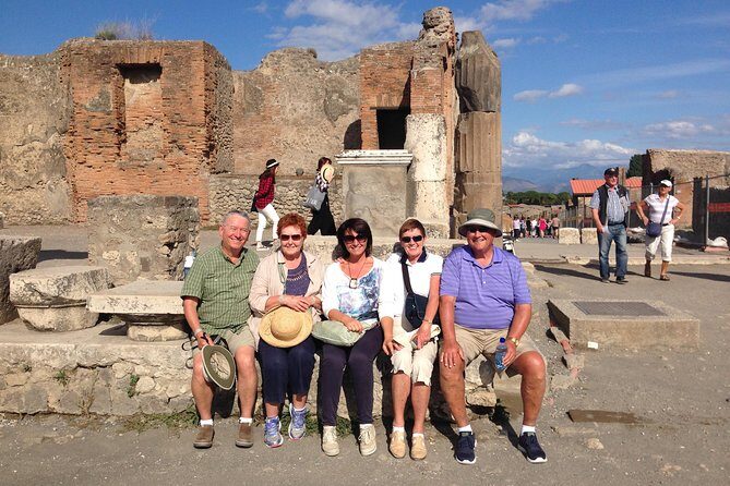 Visit in Pompeii - Pompeii Private Tour with Ada - Pompeii Archaeological Park: seeing the tragedy and the daily life