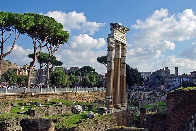 Visit of the Colosseum, Forum, Palatine Hill and Virtual Reality (VR) - Palatine Hill: Short Time, Big Payoff for Views