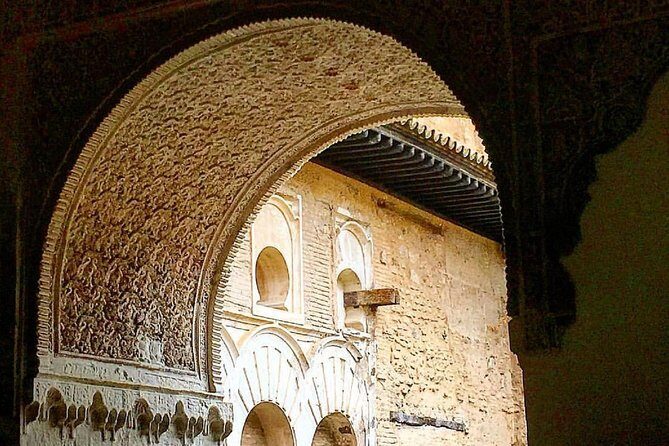 Visite Alcazar et Cathédrale (Combo) - Stop 1: Seville orientation and the Plaza del Triunfo / Plaza Virgen de los Reyes views