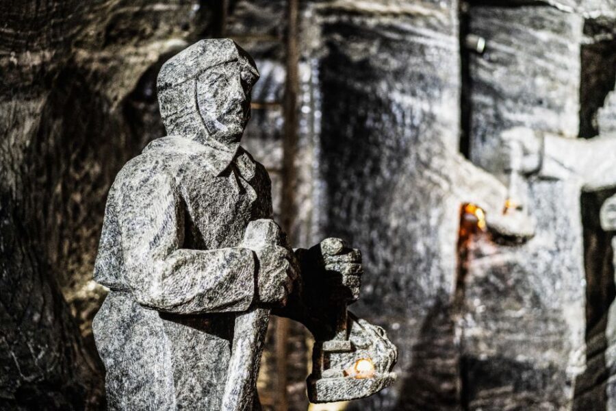 Wieliczka Salt Mine Tour from Kraków – Skip the Line Entry - The ride back up: fast lift, quick recovery