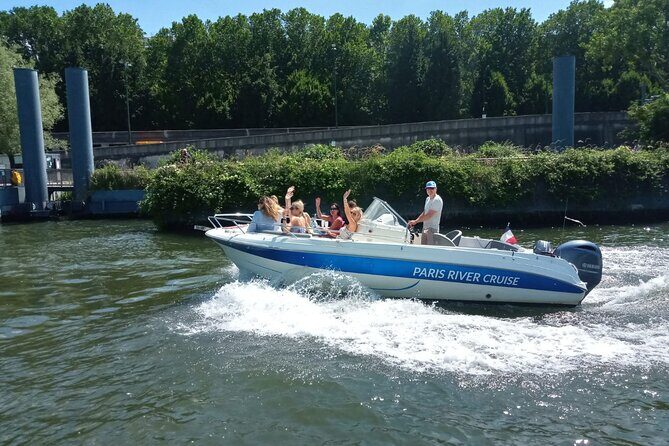 Your Private boat Captain Guide Explore Historical Paris - Île de la Cité: Paris as it started, not as it sells itself