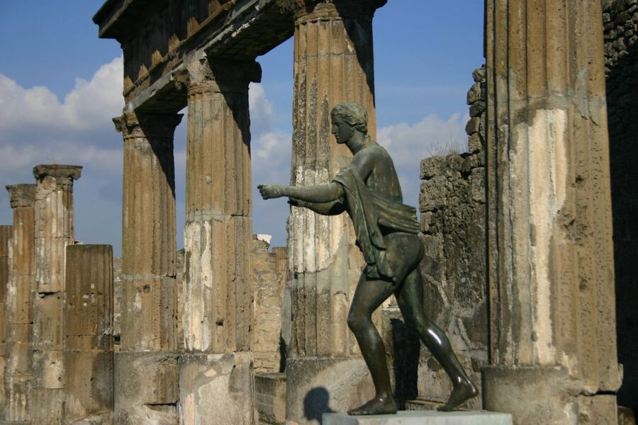 2-Hour Private Walking Tour of Pompeii - Themes you’ll catch: everyday rooms versus public buildings