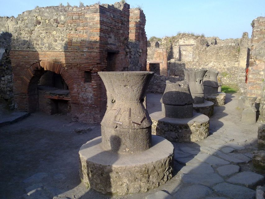 2-Hour Private Walking Tour of Pompeii - Choosing one of Pompeii’s three theaters