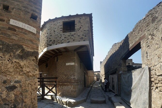 Amalfi Coast: Pompeii Small Group with Skip the Line Tickets - 2.5 hours inside Pompeii: how the guide’s story fits the walk